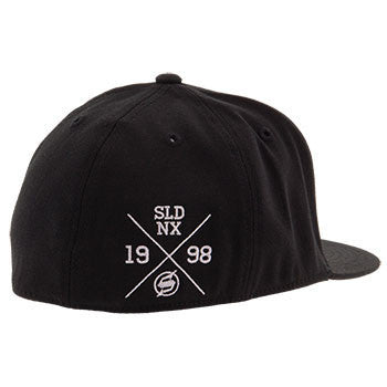 Y10 FLAT BILL FLEXFIT HAT - BLACK